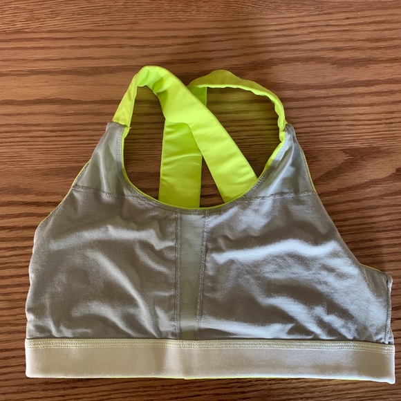 Lululemon sports bra - Picture 4 of 5